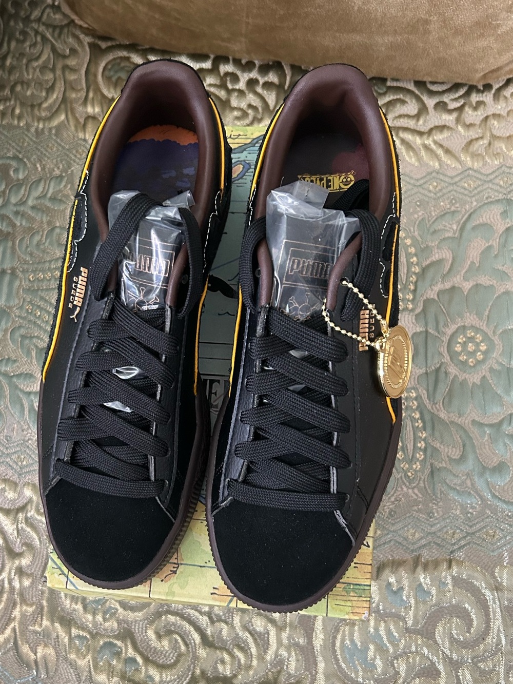 Puma Suede 4 Black & Gold Low-Top Sneakers